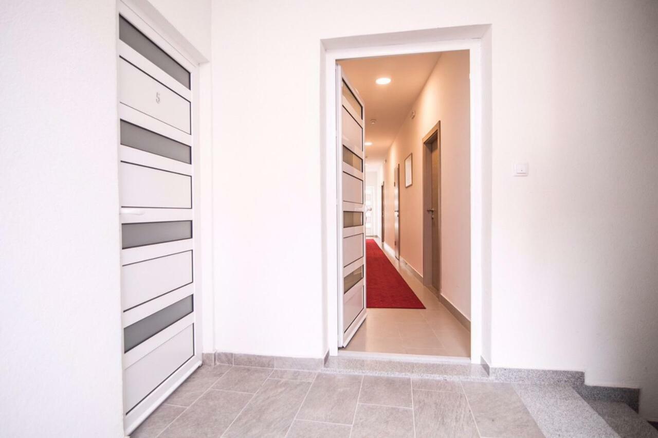 טרביניה Apartmani Mg מראה חיצוני תמונה